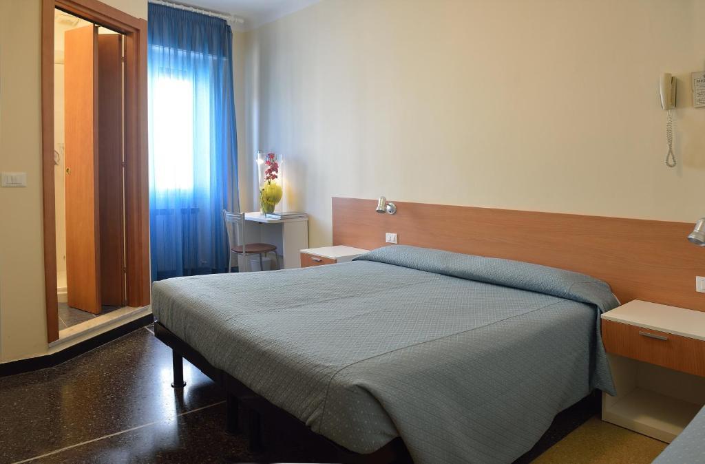 Hotel Guya Варацце Номер фото