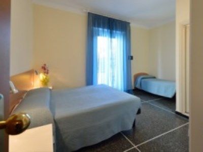 Hotel Guya Варацце Экстерьер фото