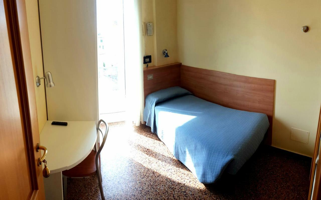 Hotel Guya Варацце Экстерьер фото