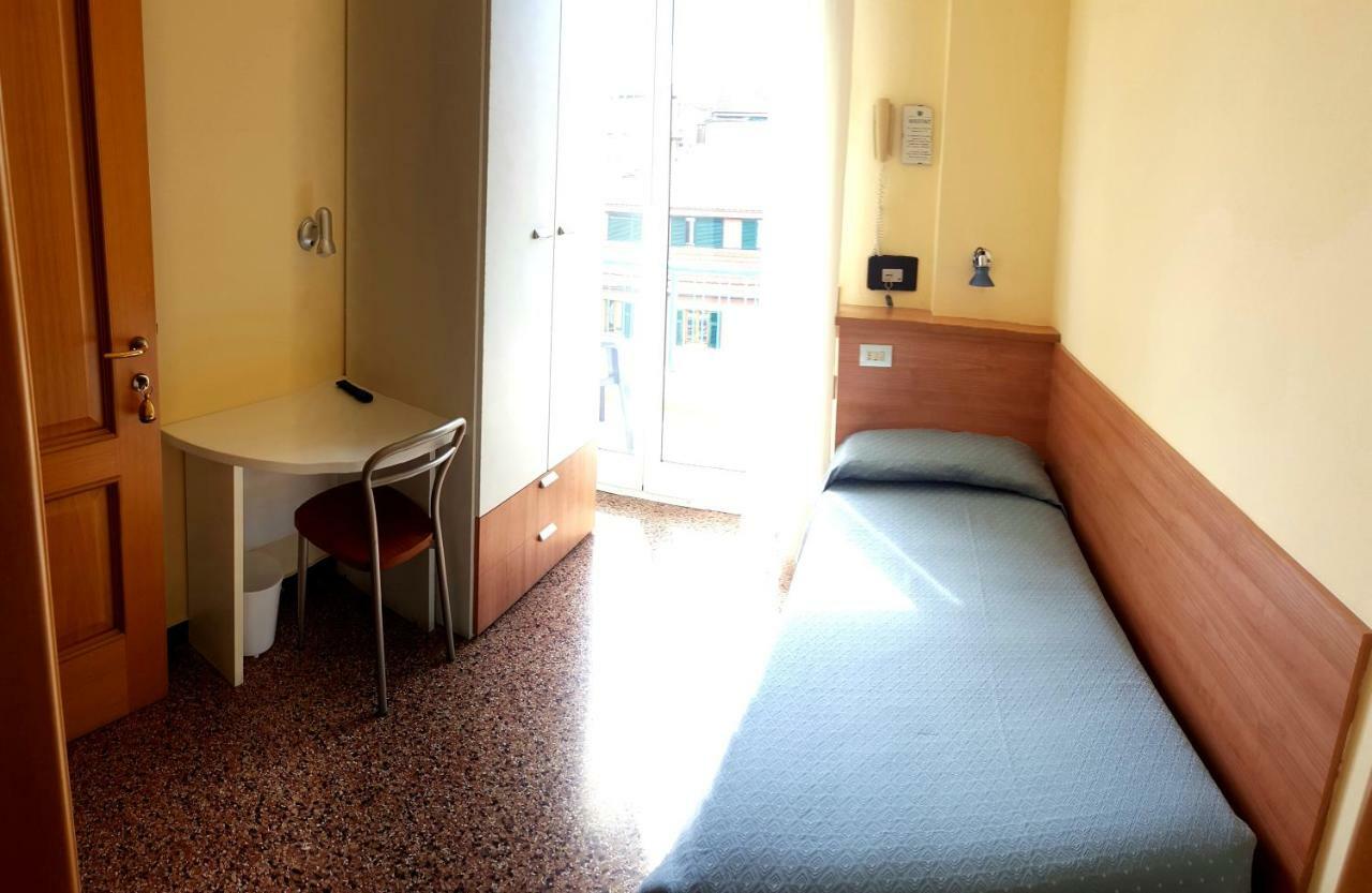 Hotel Guya Варацце Экстерьер фото