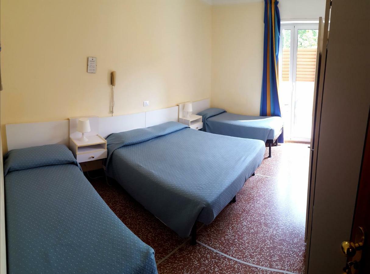 Hotel Guya Варацце Экстерьер фото
